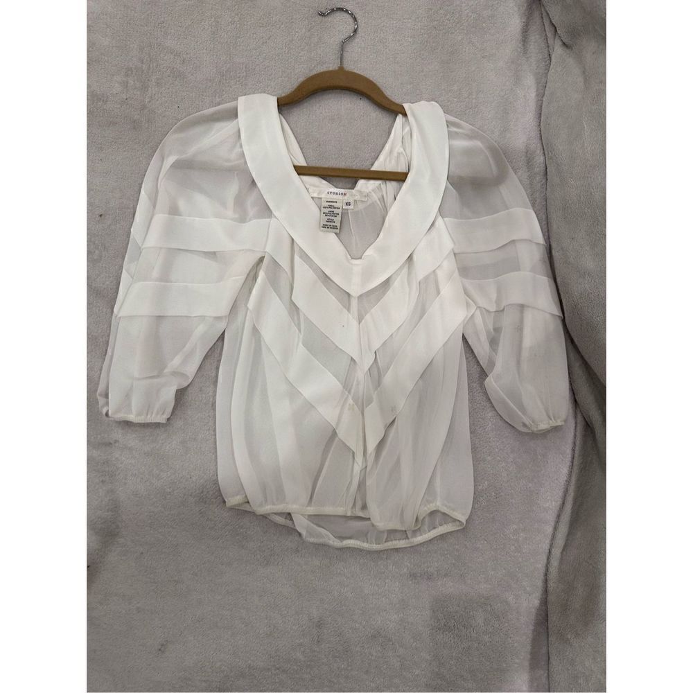 Studio M size XS white womens blouse top